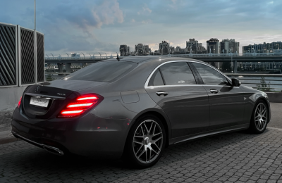 Mercedes-Benz S-Class W222